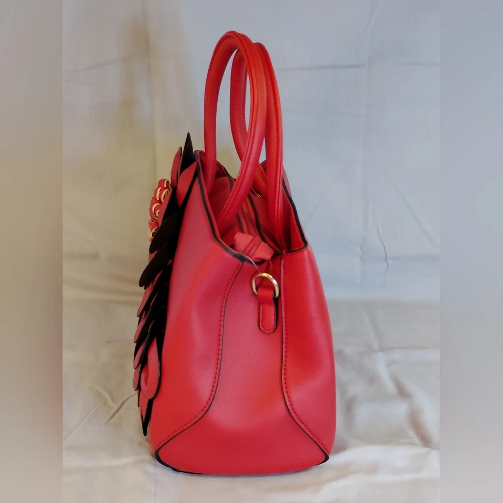 Elegant Red Floral Handbag - Picture 3 of 10